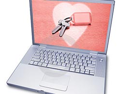 Người nhà nạn nhân MH370 an ủi thân nhân hành khách MH17